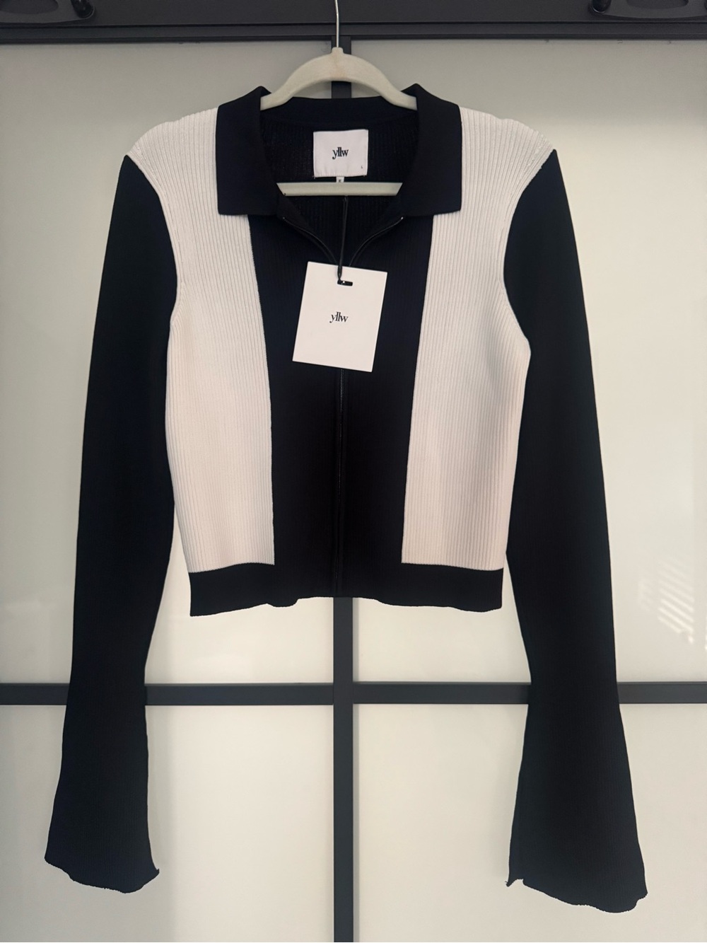 YLLW Black and white long sleeve zip up knit sweater top jacket large